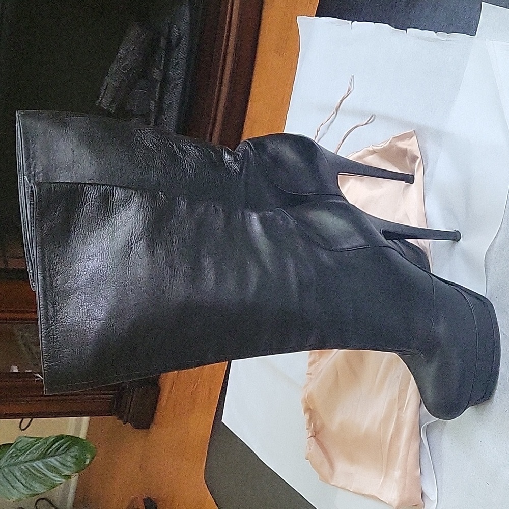 Yves Saint Laurent Black Leather 1 in platform boots